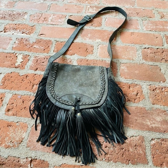 Veggio Fringed Cowgirl Distressed cross body black leather flap bag paisley - Picture 1 of 16